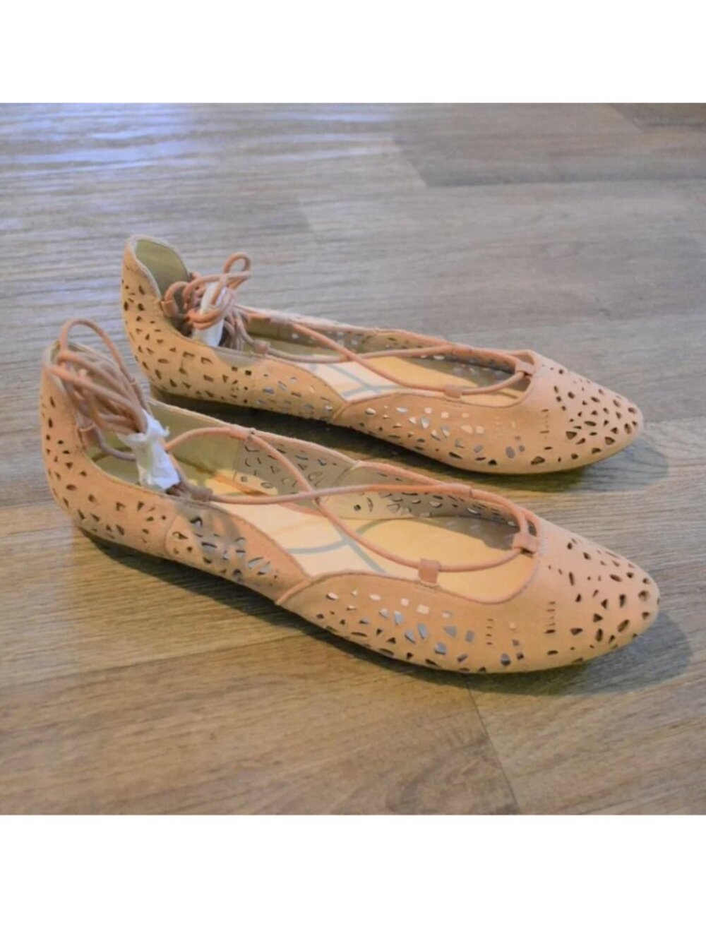 New Nine West Zavanna Pink Strappy Leg Laser Cut Perforated Flats Size 8